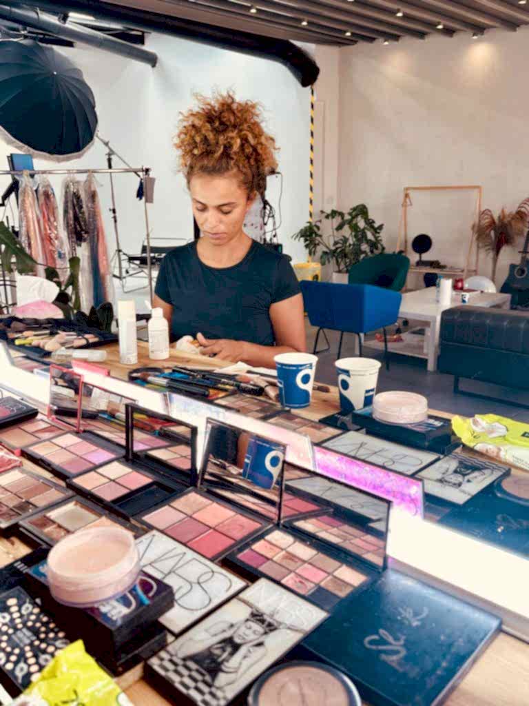 Günlük Haftalık Aylık Kiralık Fotoğraf Video Youtube Studio